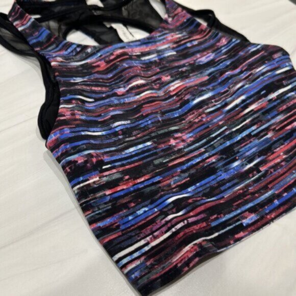 Lululemon White & Black Nulux Hinshu Alpine Break Free Crop Tank Bra Size 2 - Picture 3 of 9